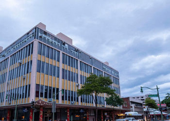 Police Hunting for Acid-Throwing Attacker in Hawaii