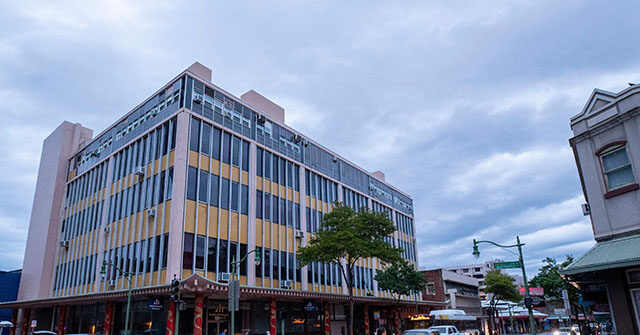 Police Hunting for Acid-Throwing Attacker in Hawaii