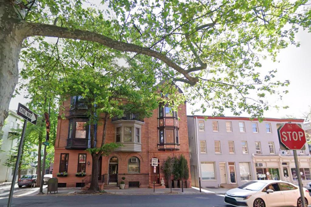 Serial sex assaulter targets women in Philly’s ritzy Rittenhouse Square