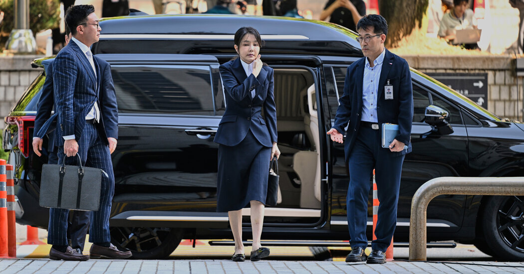 South Korea’s Ex-First Lady Is Arrested on Corruption Charges
