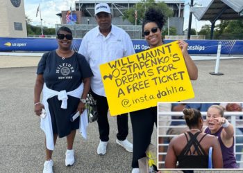 Tennis fan scores free US open ticket with sign ripping sore loser Jeļena Ostapenko