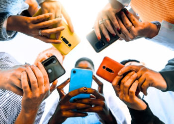 This Town Wants to Cap Phone Use at Two Hours a Day. Here’s Why.