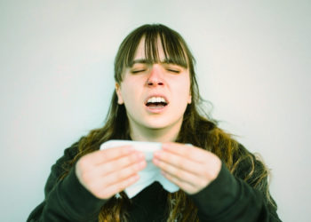 Your Immune System Kicks Into High Gear at the Mere Sight of a Sick Person