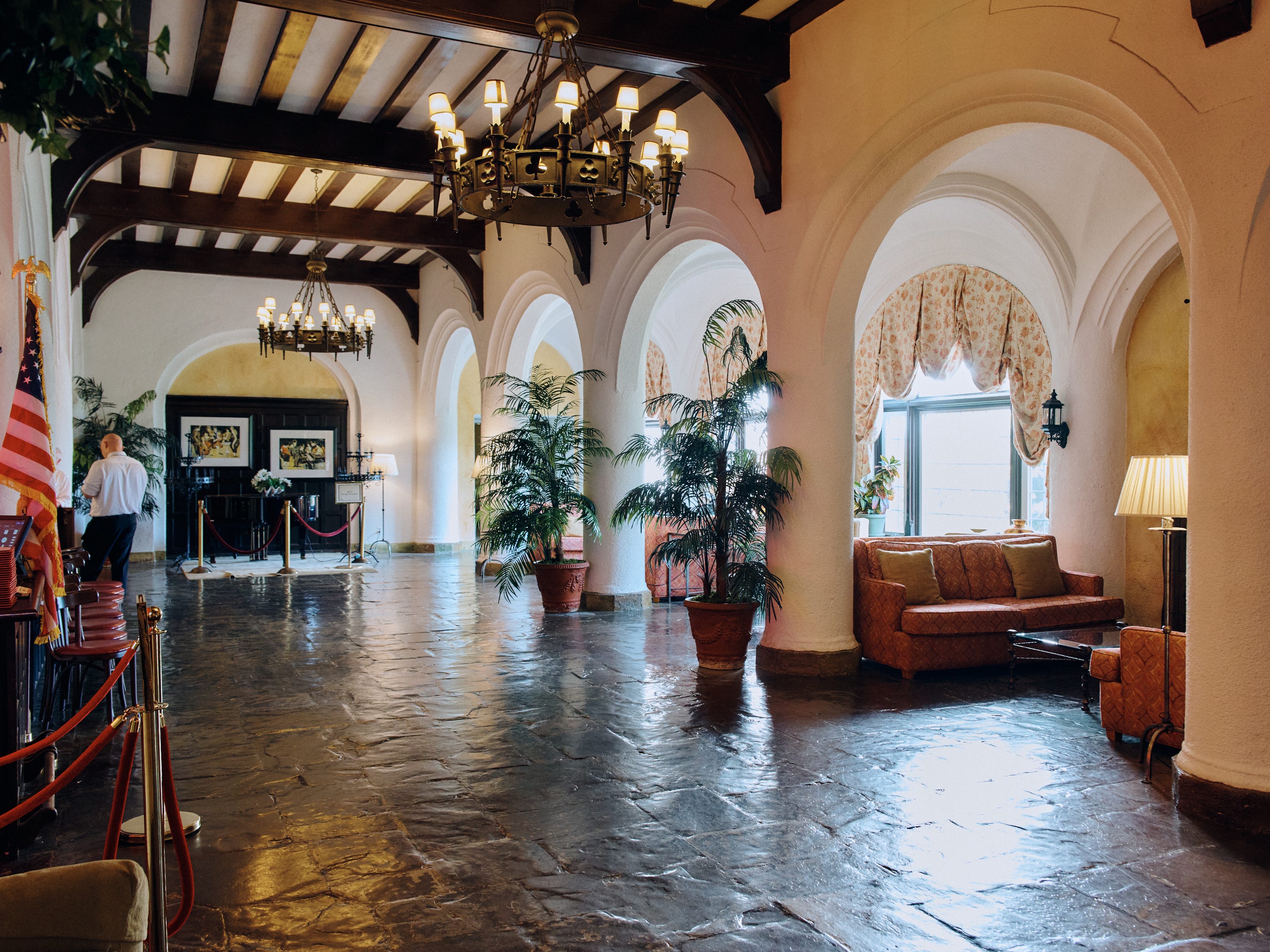 montauk manor lobby