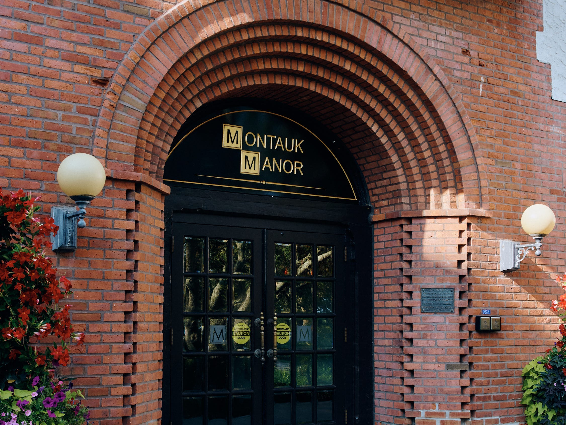 entrance montauk manor
