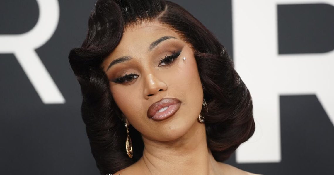‘Don’t disrespect me’: Cardi B hurls pen at prodding man, drawing the line at pregnancy talk