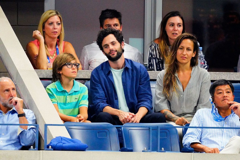 Penn Badgley and Domino Kirke at September 2019 US Open