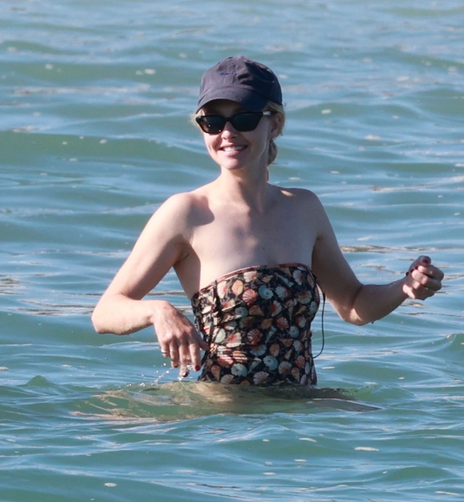 “The Testament of Ann Lee” star Amanda Seyfried chills out in the Adriatic during a break from the Venice Film Festival.
