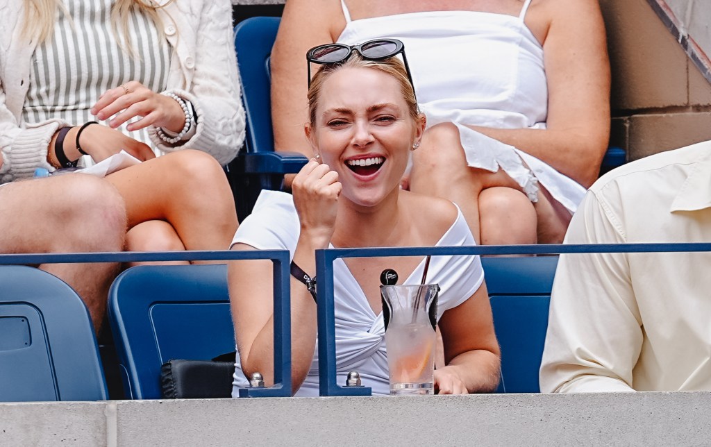 Actress AnnaSophia Robb takes a break from the “Grosse Pointe Garden Society” to enjoy a Honey Deuce and cheer on the players at the US Open in Flushing Meadows.

