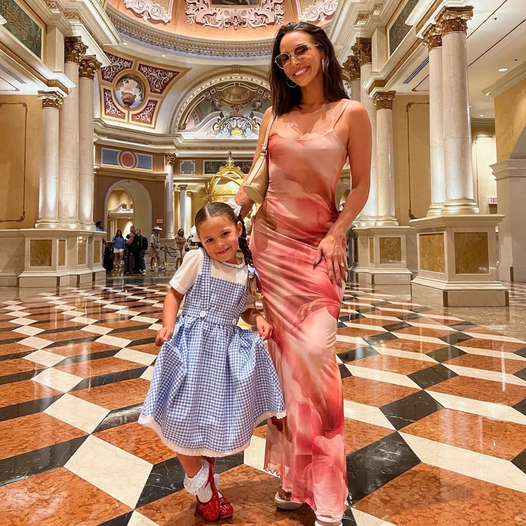 Scheana Shay and her daughter dress up for the Wizard of Oz experience at the Sphere in Las Vegas.