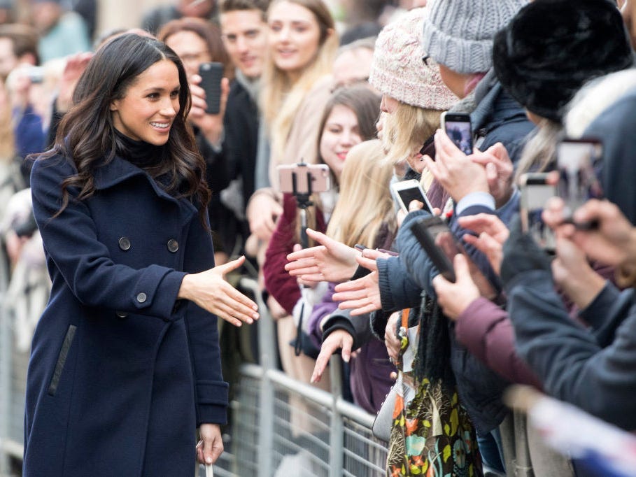 meghan markle handshake