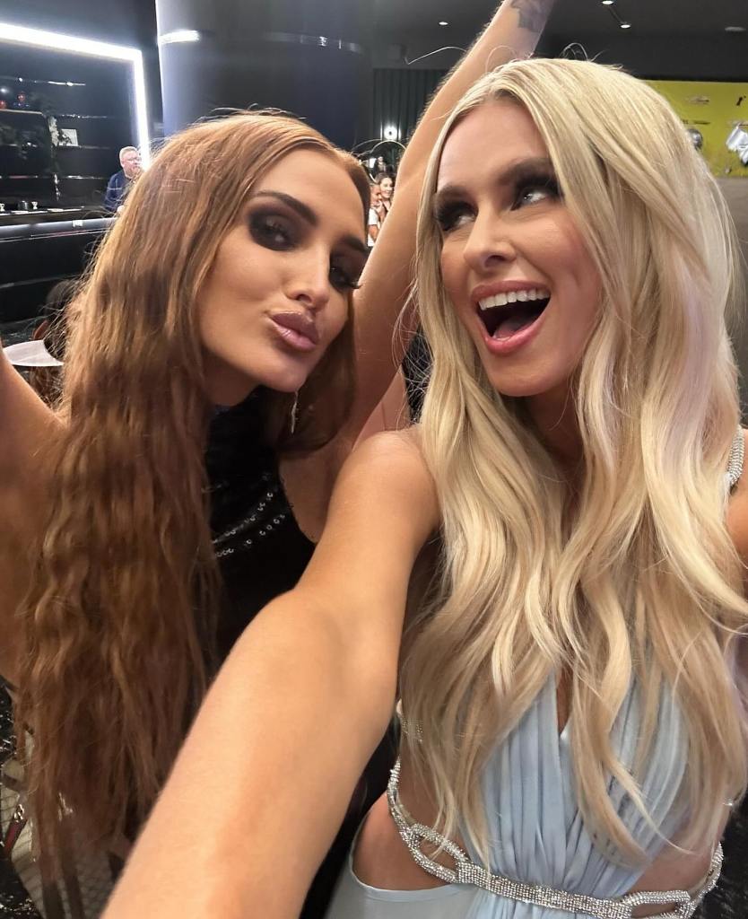 Ashlee Simpson Ross (left) and Nicky Hilton are on their best selfie game at the Video Music Awards.
