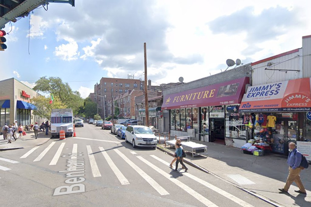 Roosevelt Avenue and Benham Street intersection.