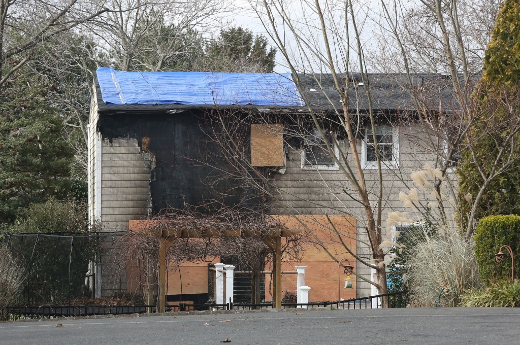 Colt's Neck, NJ home burned down.