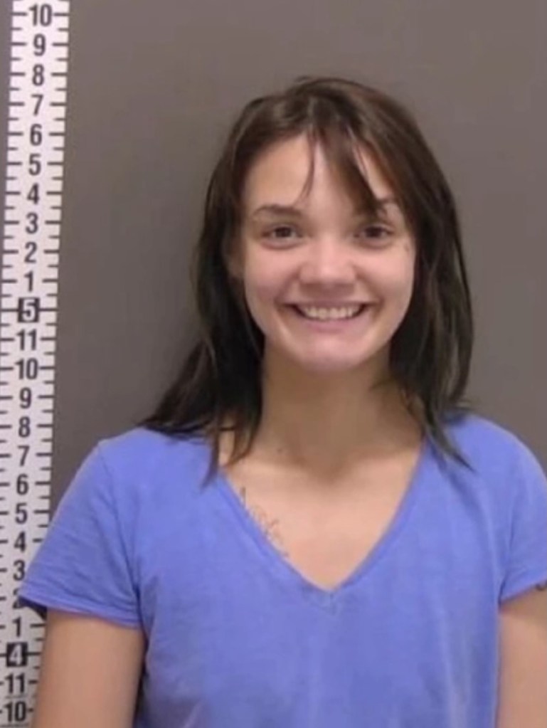 Mugshot of Lena Deoliveira.