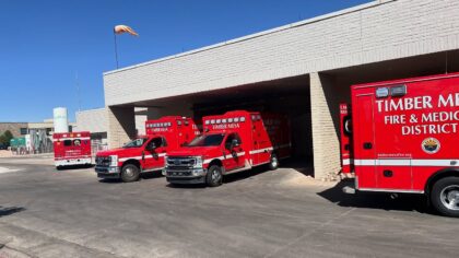 2 firefighters dead after head-on crash in eastern Arizona