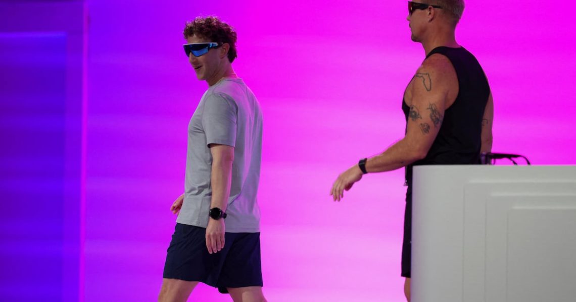 Zuckerberg Humiliated on Stage After AI-Powered Smart Glasses Keep Glitching