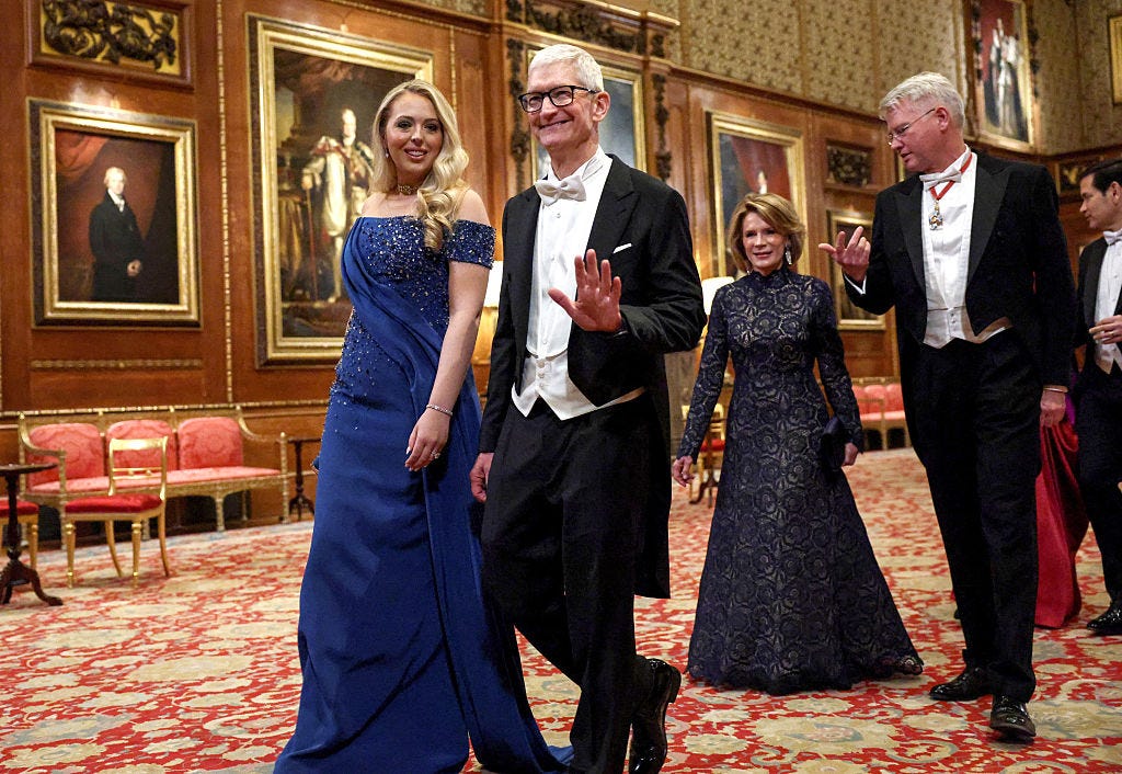 tiffant rump and tim cook walking