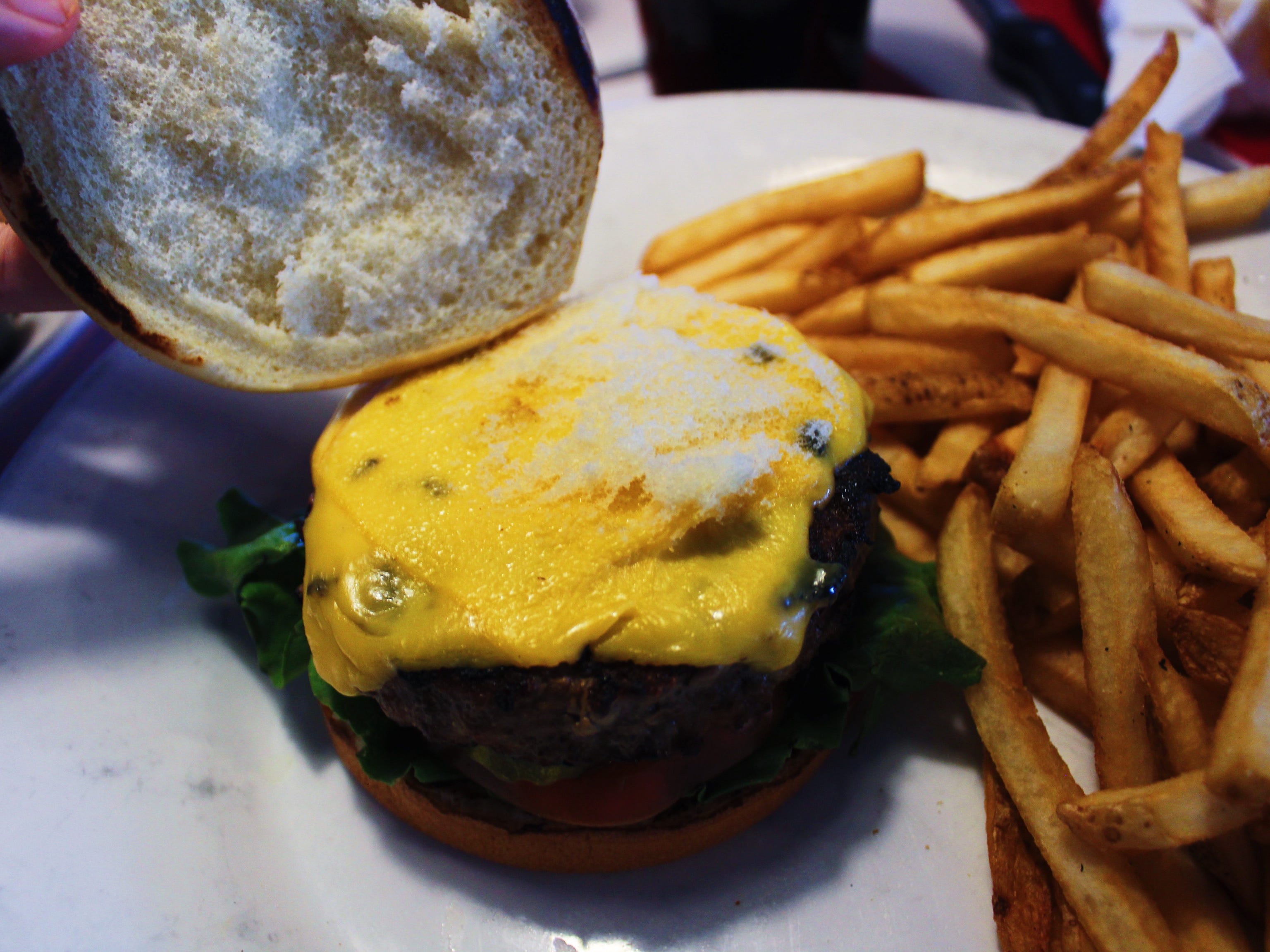 tgi fridays cheeseburger