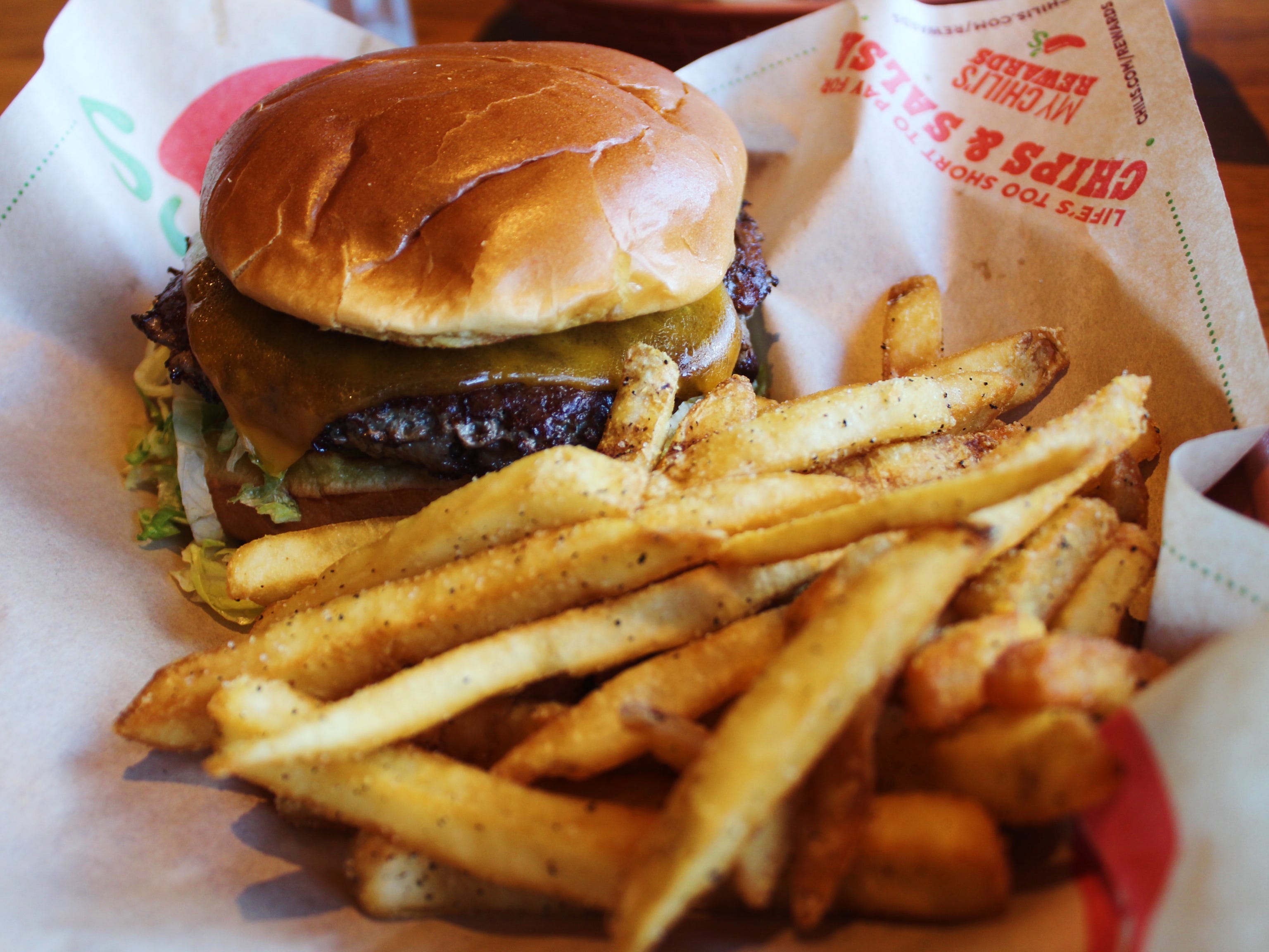 chilis grill and bar old timer burger with cheese