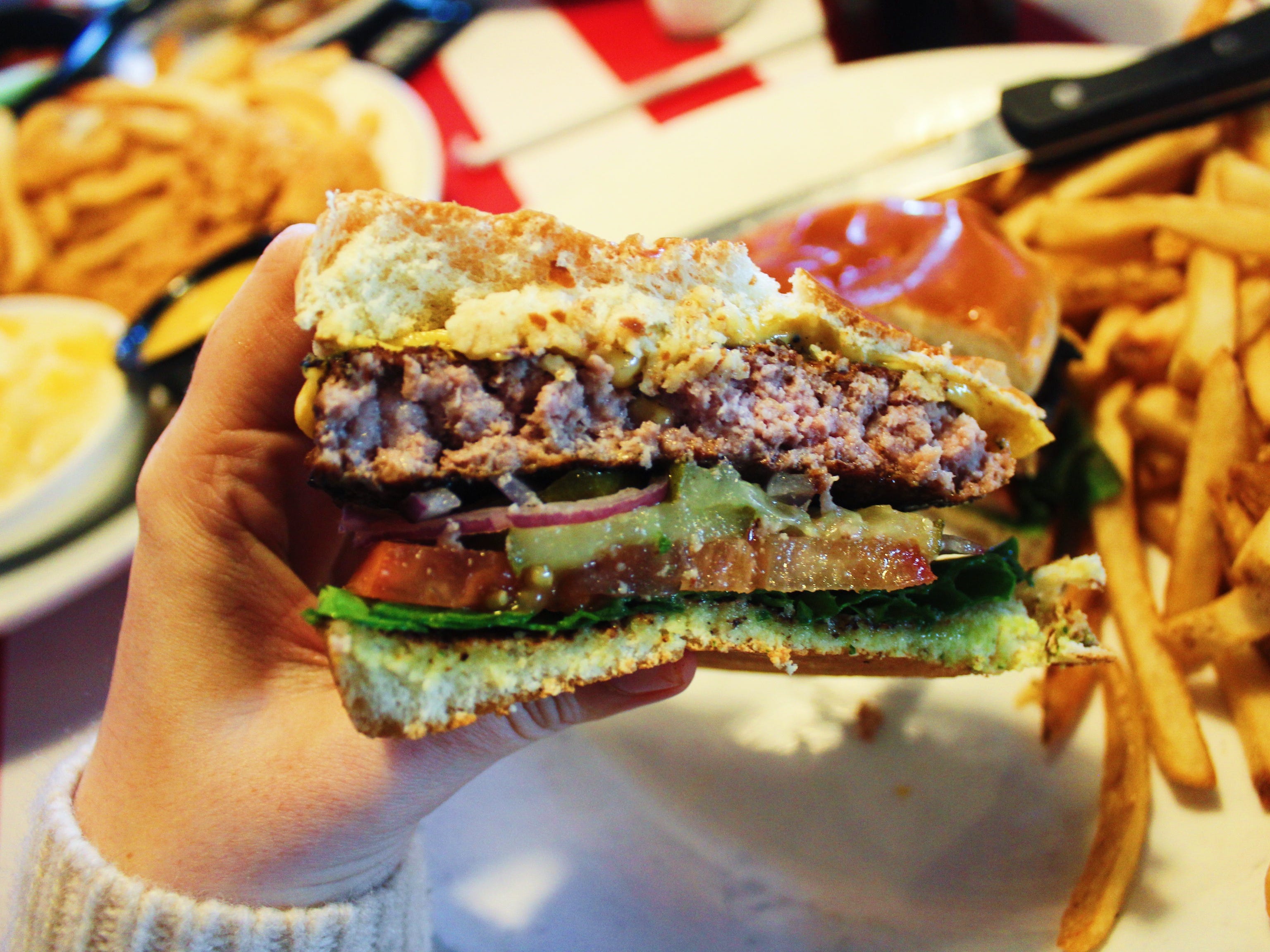 tgi fridays cheeseburger