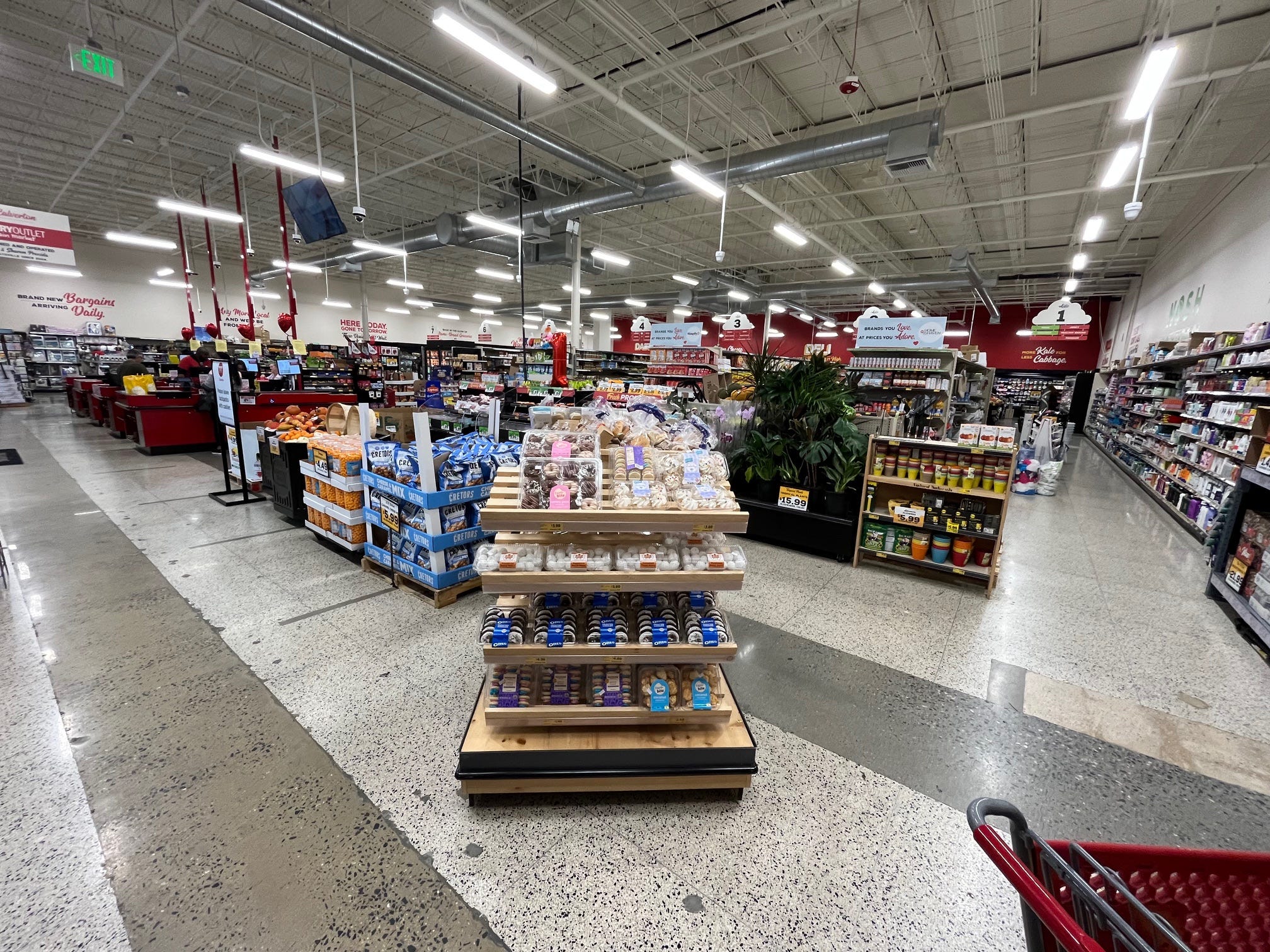 A view of a Grocery Outlet store in Maryland.