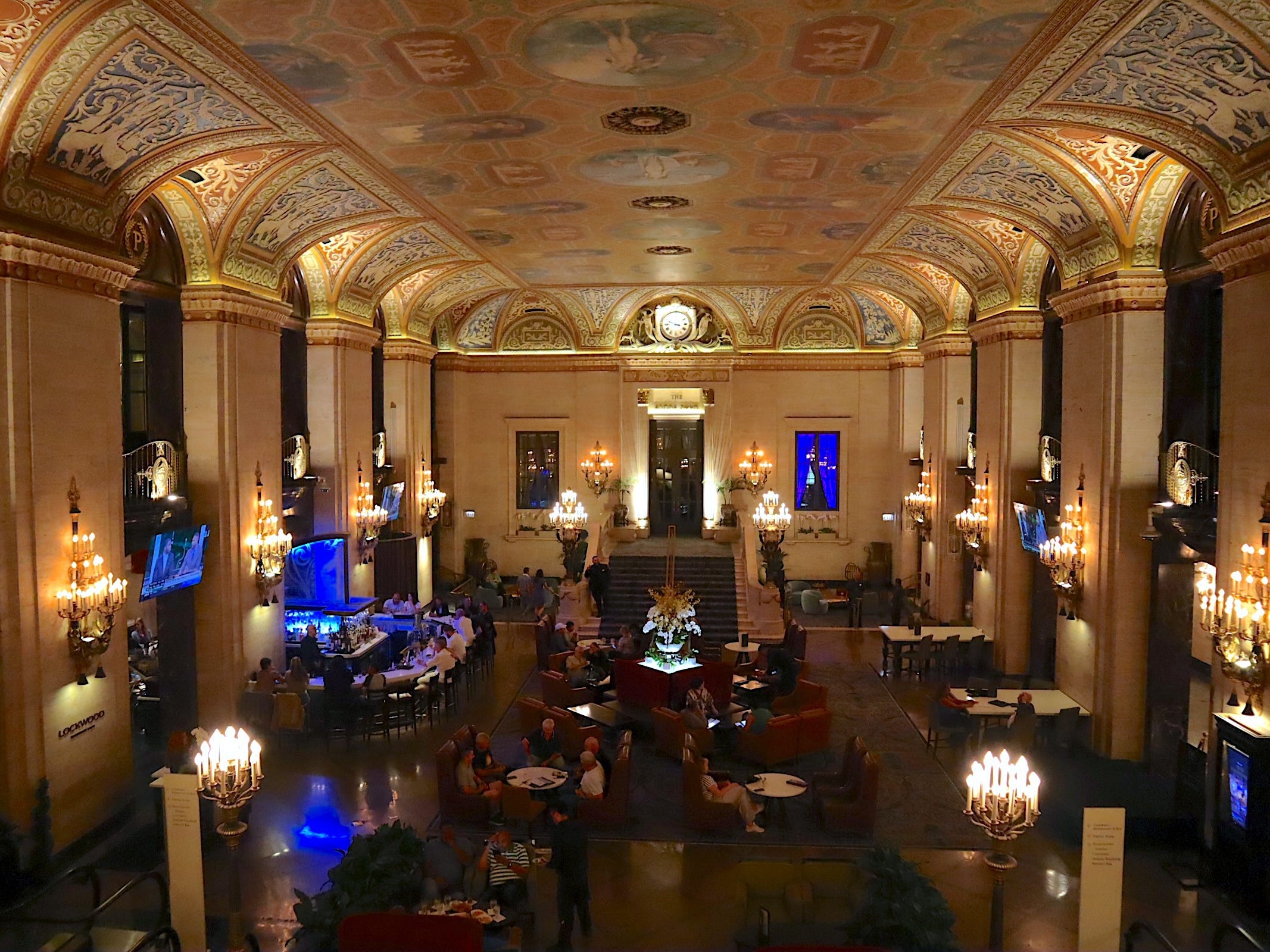 inside chicago lockwood palmer house hotel