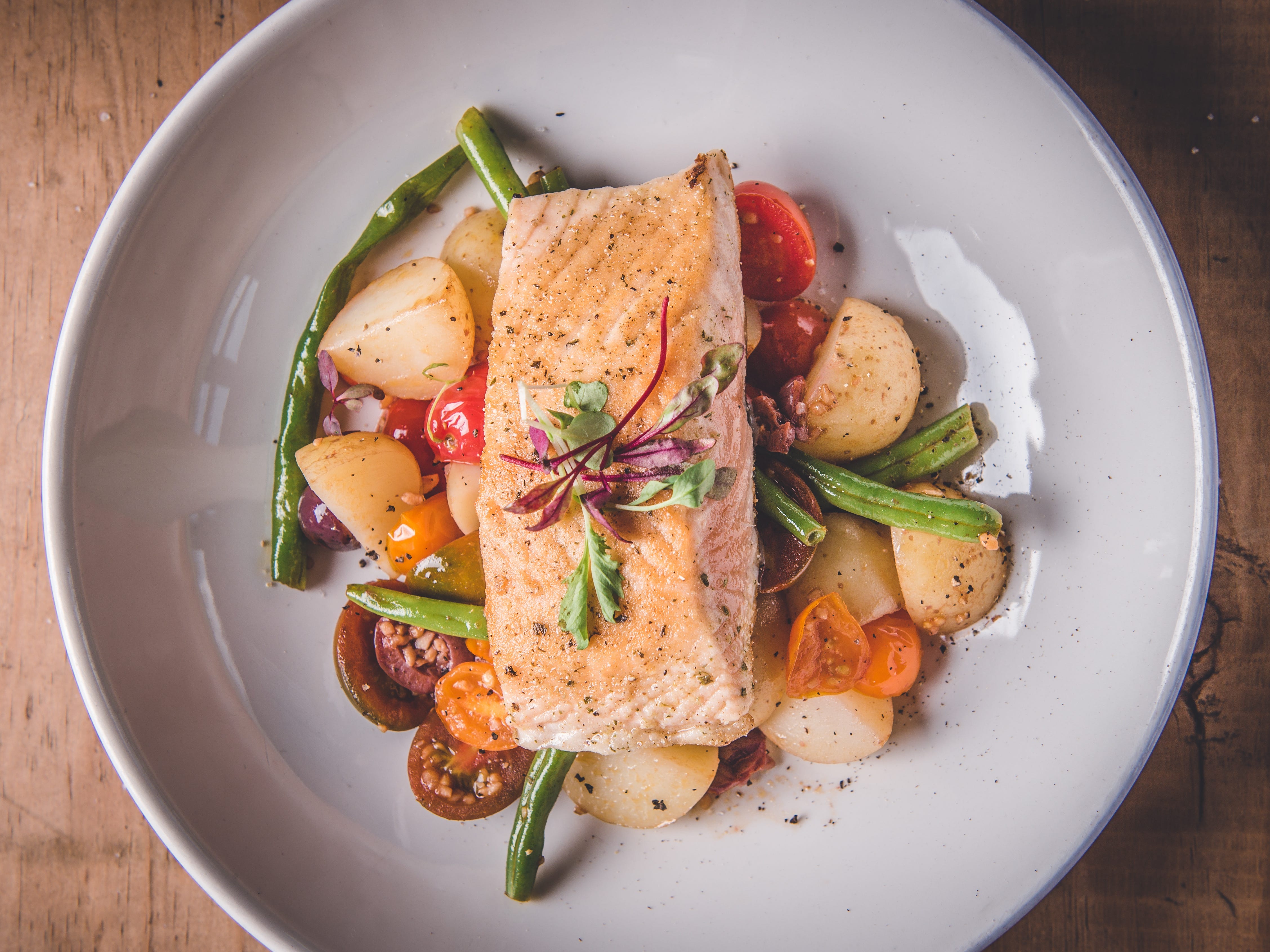 Salmon with vegetables