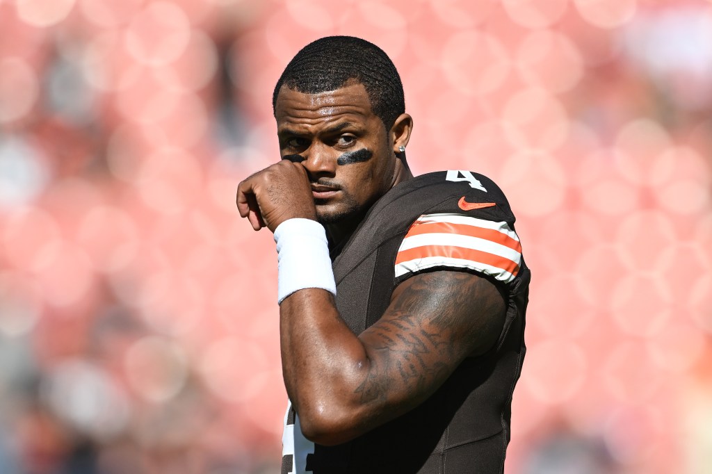 Deshaun Watson in a Cleveland Browns uniform before a game.