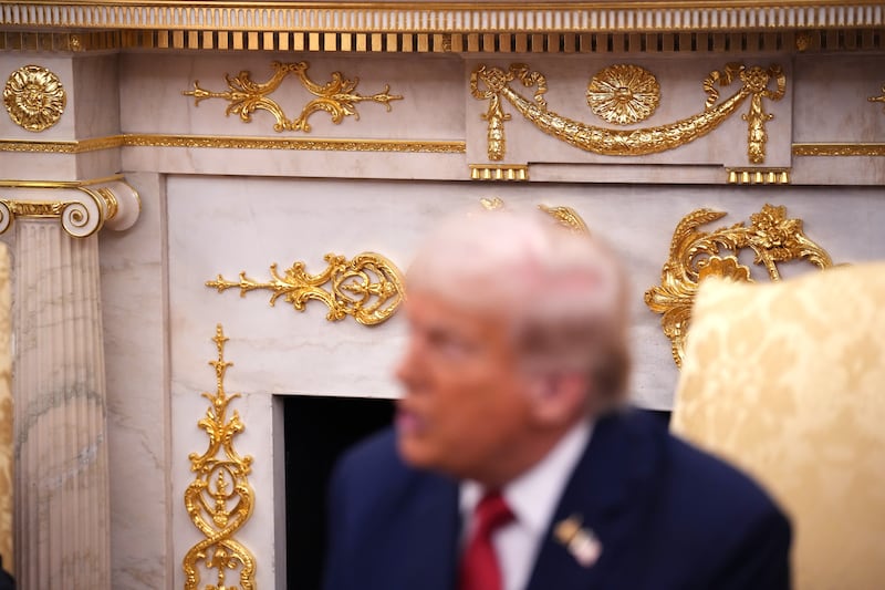 WASHINGTON, DC - SEPTEMBER 25: Gold leafing is seen on the mantle in the Oval Office as U.S. President Donald Trump meets with President of Turkey Recep Tayyip Erdogan at the White House on September 25, 2025 in Washington, DC. Trump has signaled that the U.S. might lift a ban on F-35 sales to Turkey during Erdogan’s first visit to the White House since 2019. (Photo by Andrew Harnik/Getty Images)