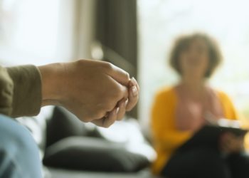 5 Signs You Need to Dump Your Therapist ASAP