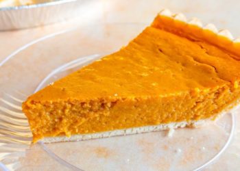 I’m a baker who tried to find the best store-bought pumpkin pie. Out of 4 desserts, there are only 2 I’d buy again.