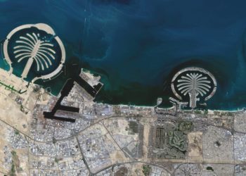10 landmarks you can see from space