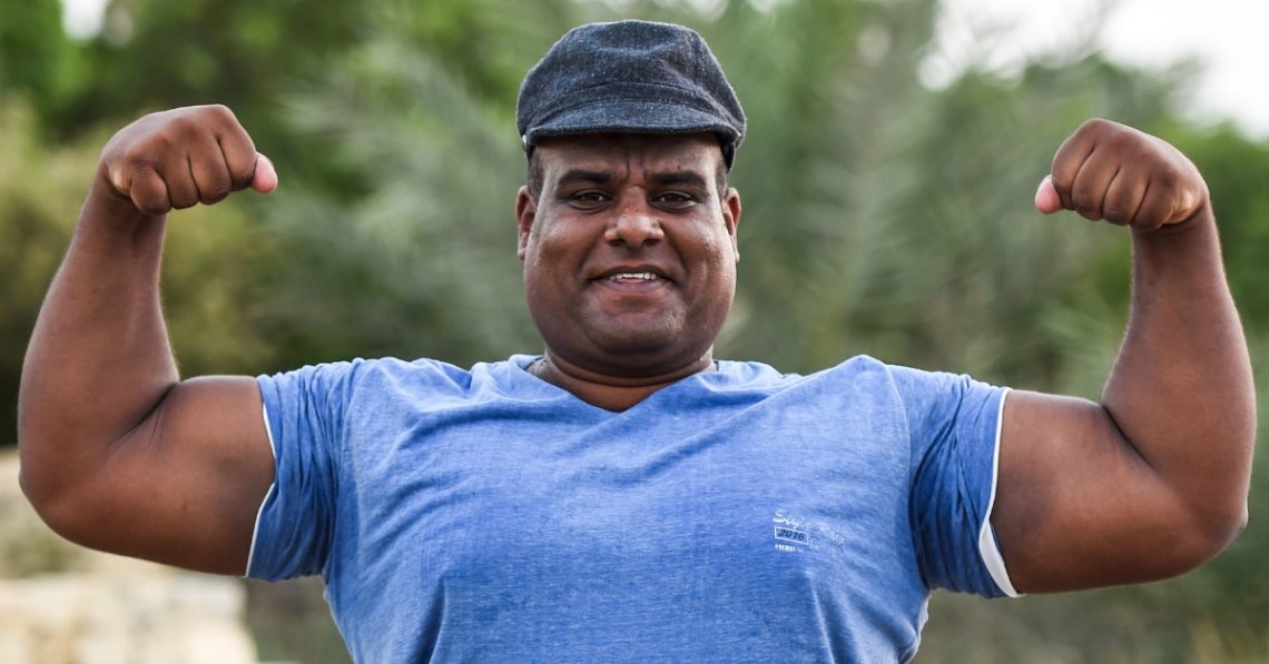 An Egyptian Wrestler Just Dragged a 700-Ton Ship Using Only His Teeth