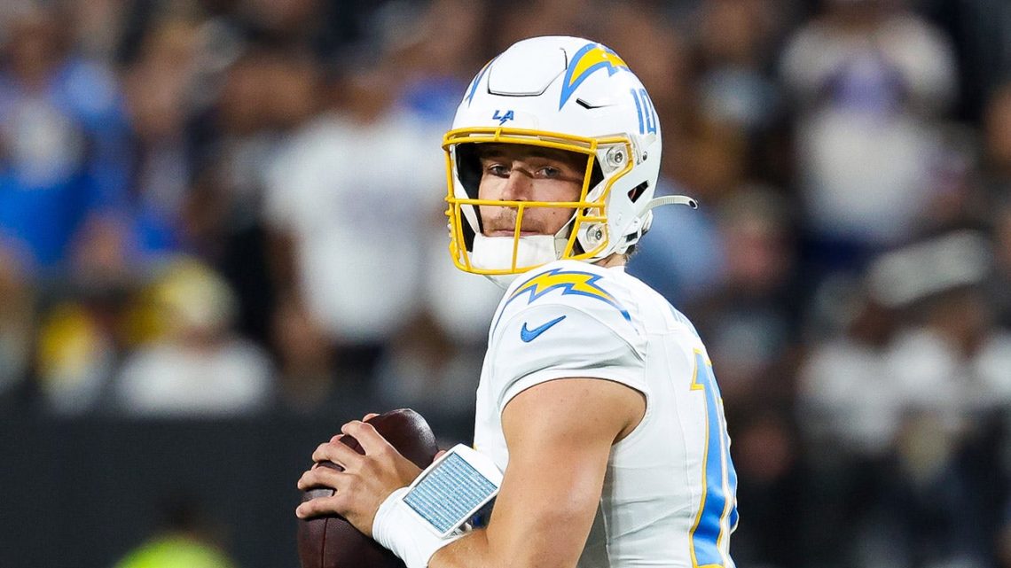 Chargers defeat Raiders on the road behind Justin Herbert’s 2 touchdown passes