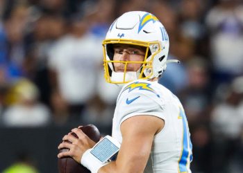 Chargers defeat Raiders on the road behind Justin Herbert’s 2 touchdown passes