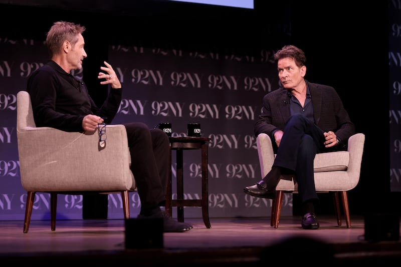 NEW YORK, NEW YORK - SEPTEMBER 08: (L-R) David Duchovny and Charlie Sheen attend a conversation for his new book "The Book Of Sheen" with David Duchovny at 92NY on September 08, 2025 in New York City.