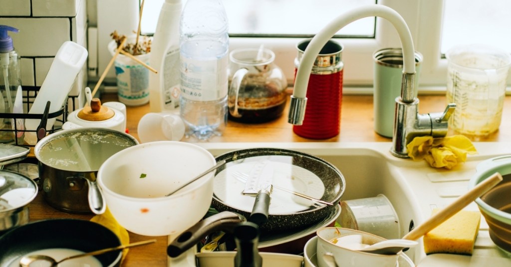 Your Cluttered House Is Ruining Your Shot at Romance