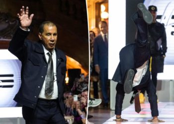 Former Governor David Paterson attempts to breakdance on fashion runway: Video