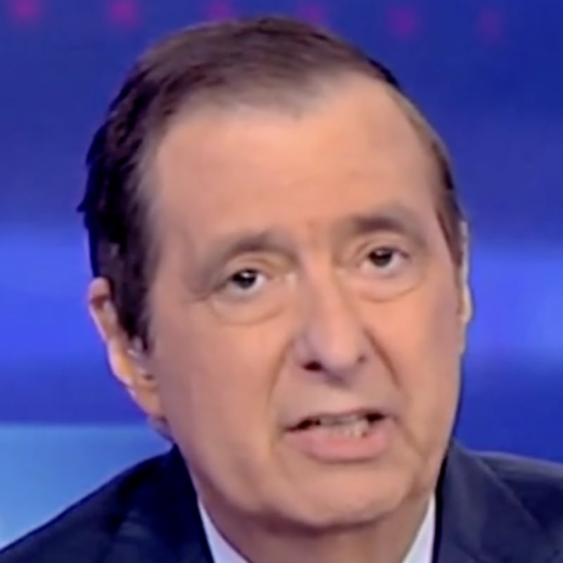 Fox News host Howard Kurtz says that CBS bending the knee to the Trump administration is tarnishing the network.