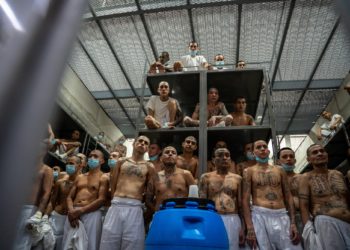 Gatecrashing One of El Salvador’s YouTuber Prison Safaris