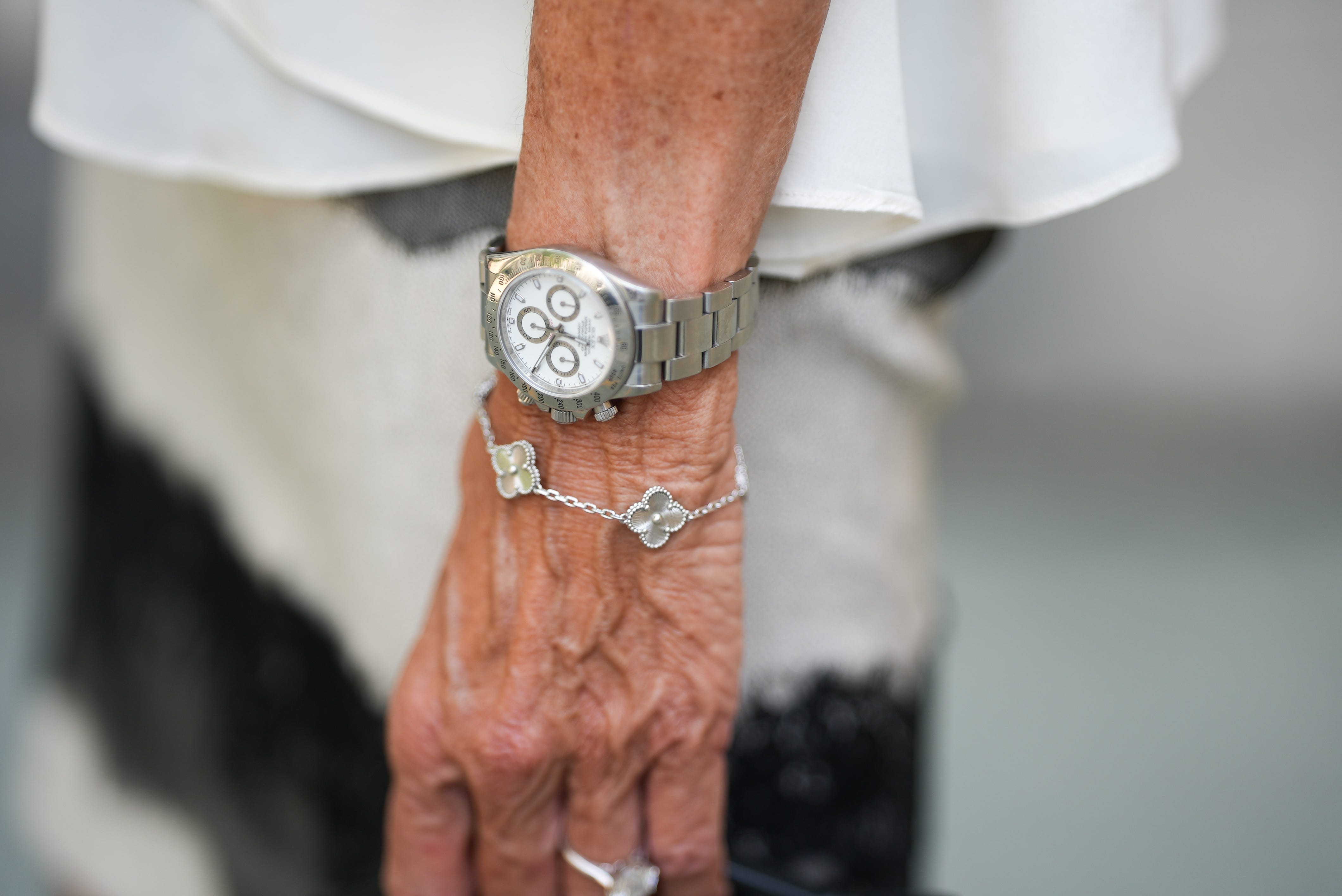 Rolex Daytona on woman.