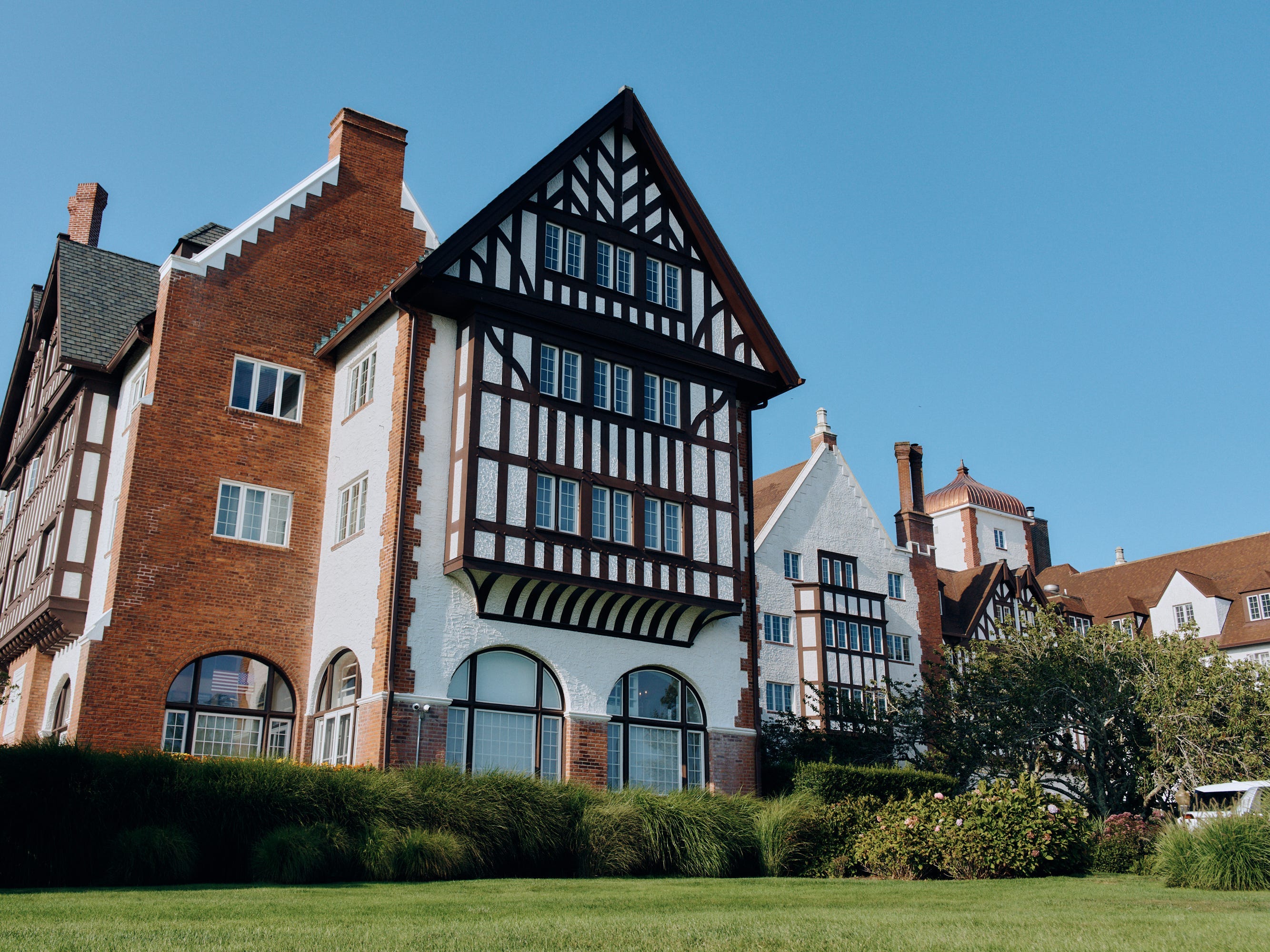 exterior montauk manor