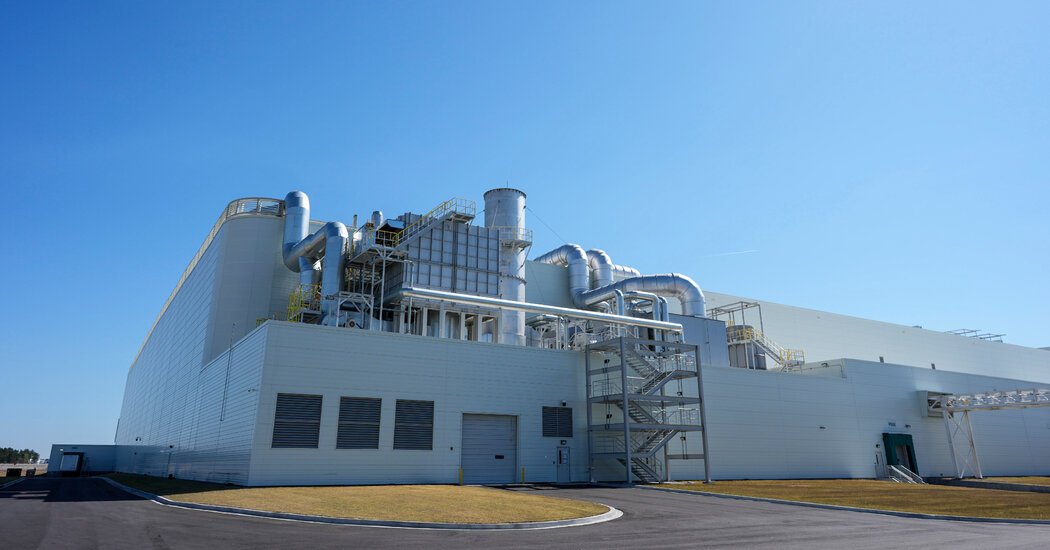 Immigration Raid on Hyundai-LG Plant in Georgia Rattles South Korea