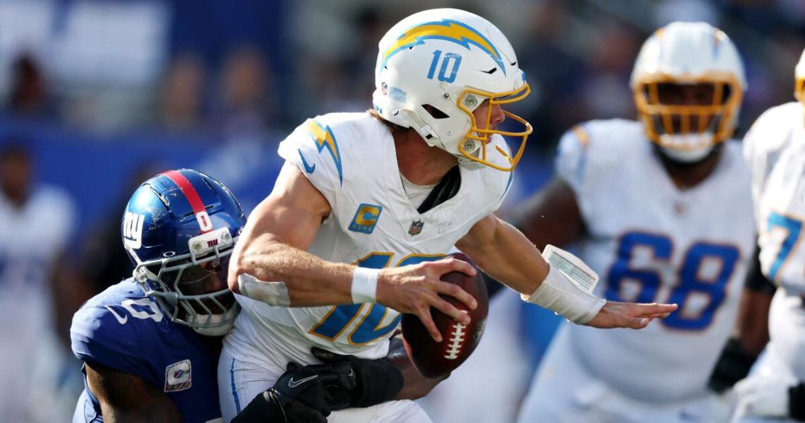Justin Herbert and Chargers suffer their first loss to rookie Jaxson Dart and Giants