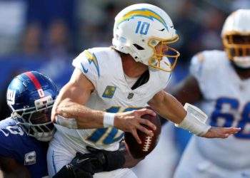Justin Herbert and Chargers suffer their first loss to rookie Jaxson Dart and Giants