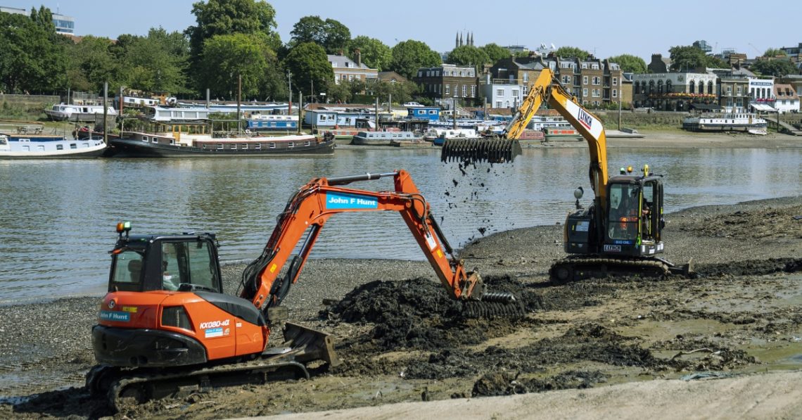 London Finally Removed the Giant, Nasty Pile of Wet Wipes Blocking the Thames