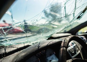 Man fatally struck by 2 cars and dragged down the Belt Parkway near JFK Airport: cops