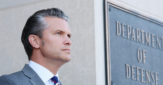 Pete Hegseth Orders Hundreds of U.S. Military Leaders to Gather on Short Notice at Marine Base in Virginia