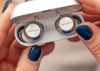 Tap Into an Immersive Soundscape on the Green With Technics’ AZ100 Earbuds